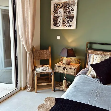 Apartmán Frente Mar Em Vale Centeanes - Moderno E Confortavel